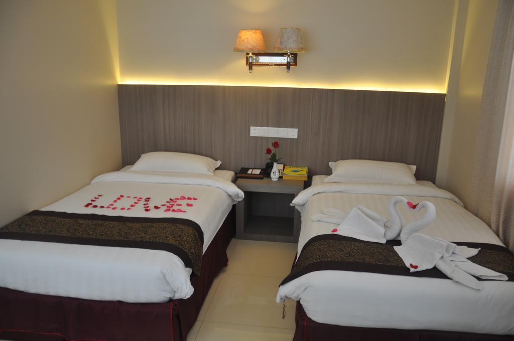Golden Hill Hotel - Lashio Екстериор снимка