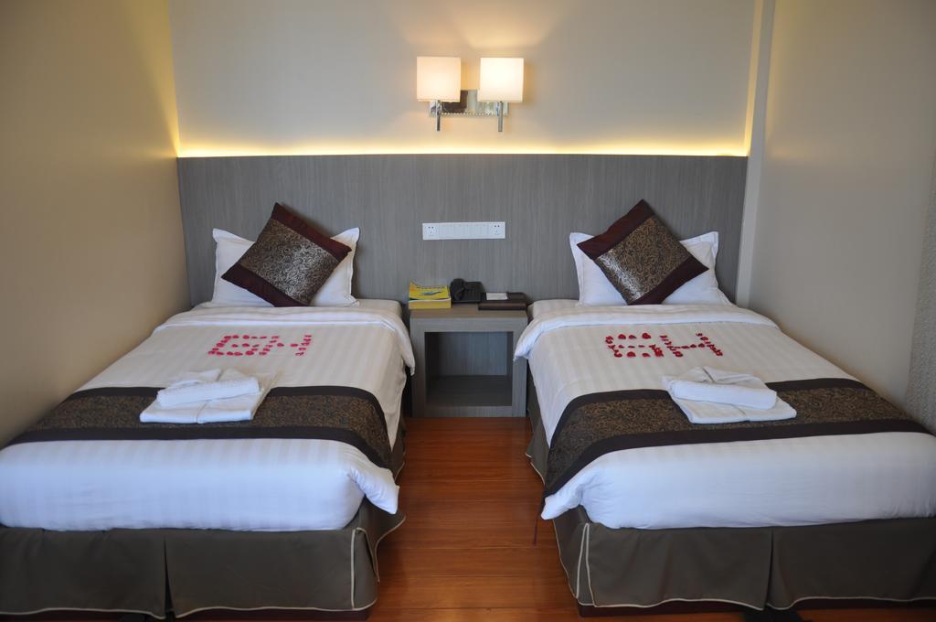 Golden Hill Hotel - Lashio Екстериор снимка