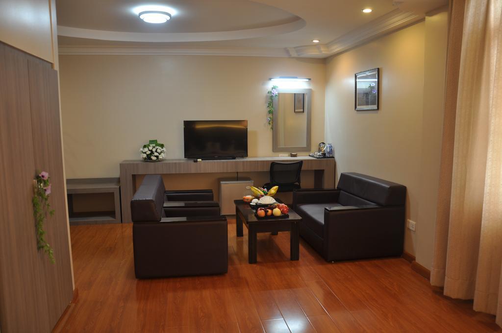 Golden Hill Hotel - Lashio Екстериор снимка
