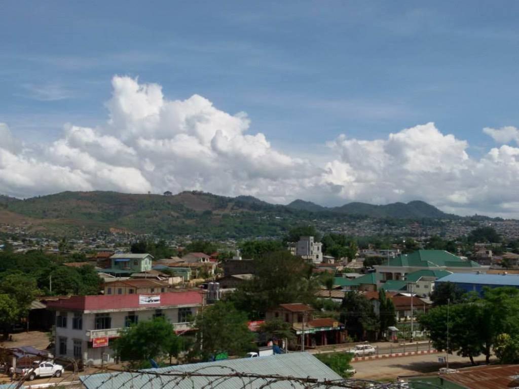Golden Hill Hotel - Lashio Екстериор снимка
