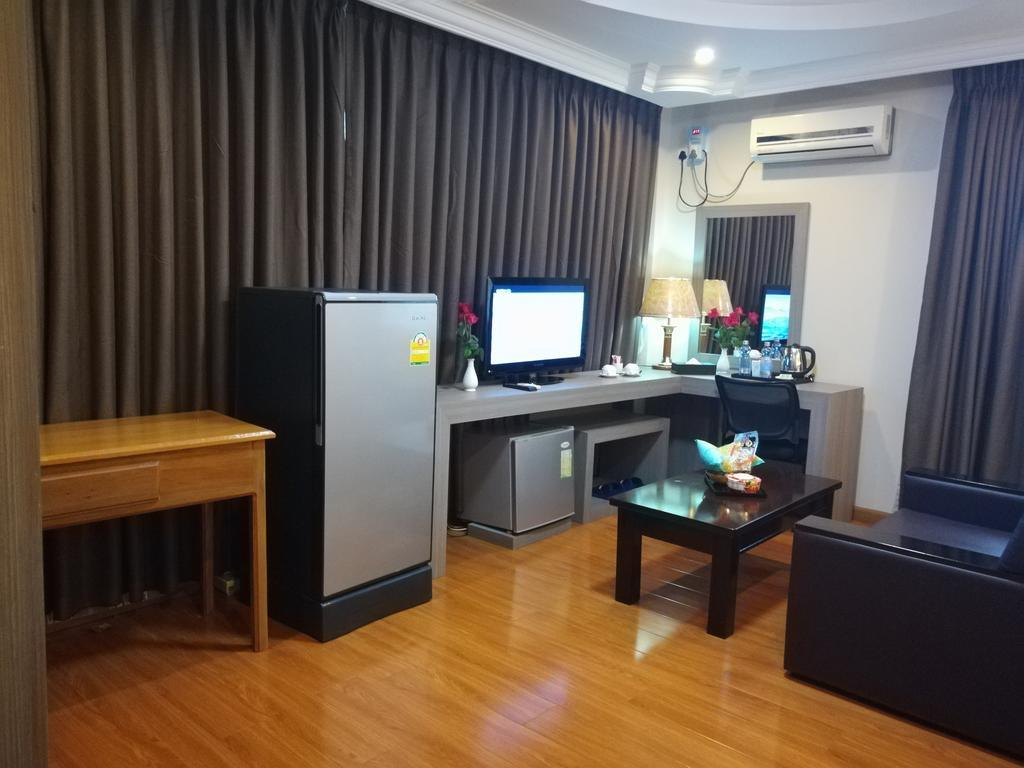 Golden Hill Hotel - Lashio Екстериор снимка